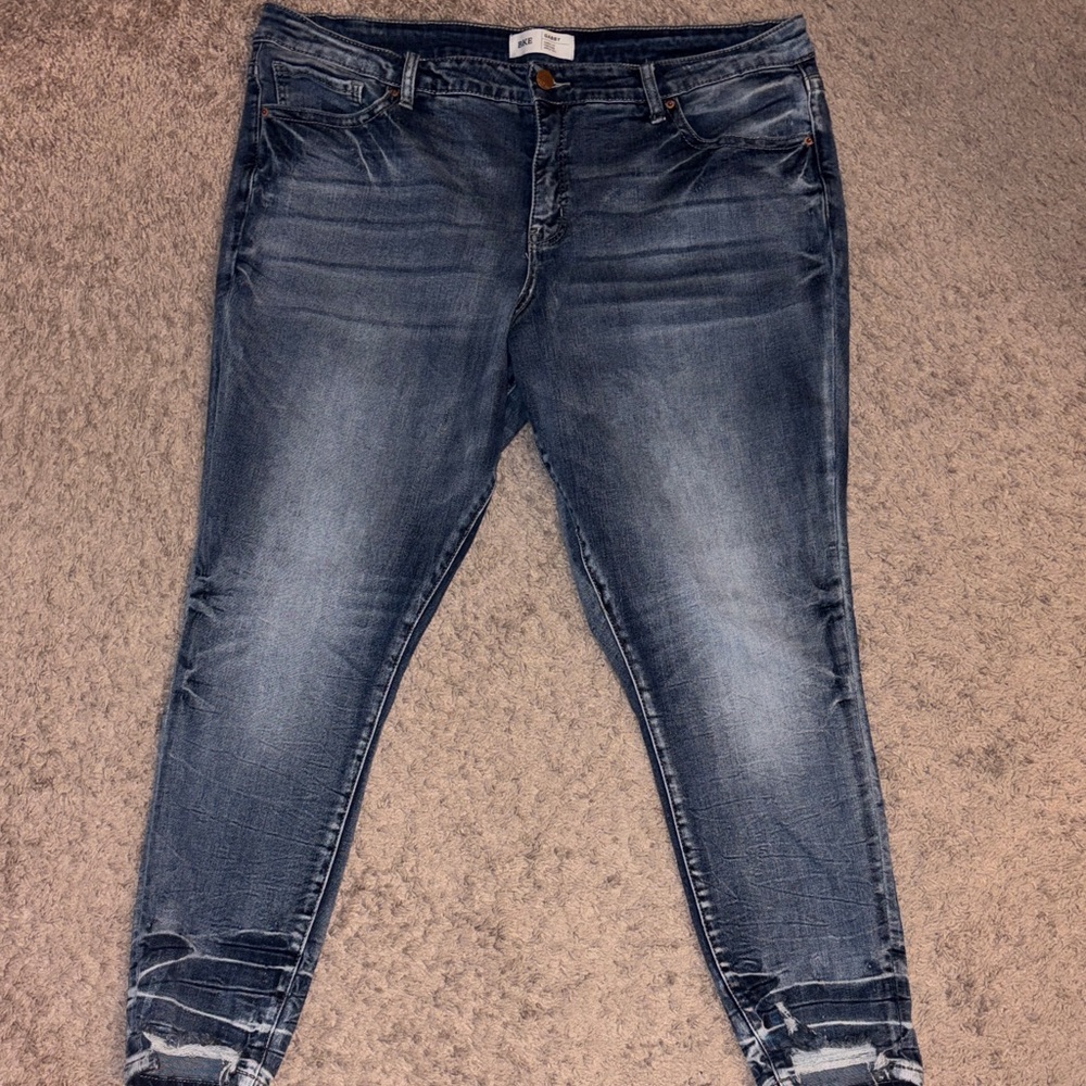 BKE Women's Faded Blue Skinny Jeans
